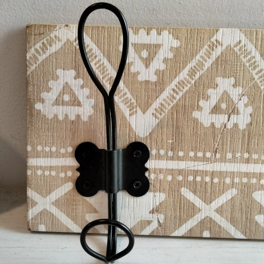 Southwest geometric print coat rack hooks Wall Hanging Neutral Tan & White